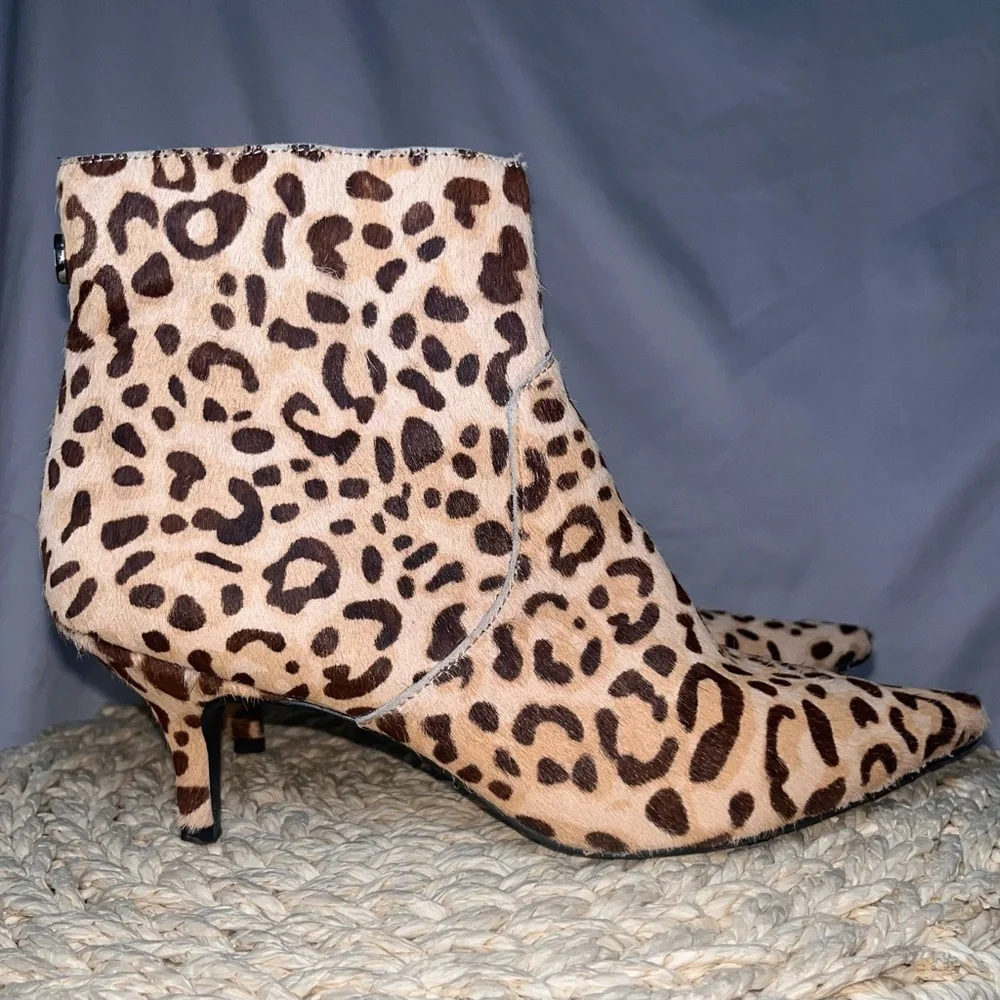 Steve Madden Leopard Cow Hair Ankle Boots Women’s 6.5M Pointed Toe Kitten Heel - Picture 6 of 8